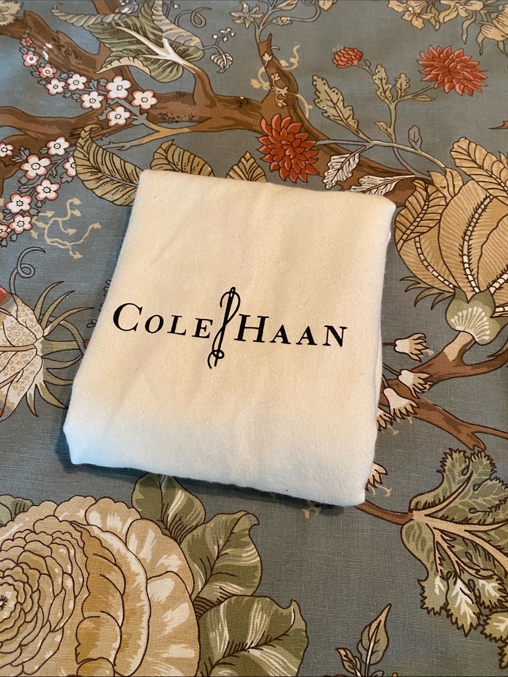 Cole Haan Cream Cotton Flannel Storage Bag (24x22 inches)